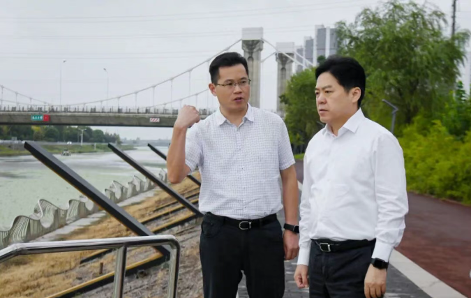 周永強調(diào)研水環(huán)境治理工作